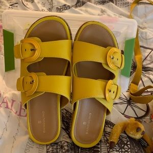 Sz 8 Bandolino cork bottom buckle sandals.